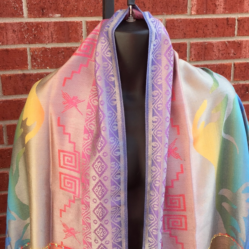 Beautiful shawl - Picture 2 of 8